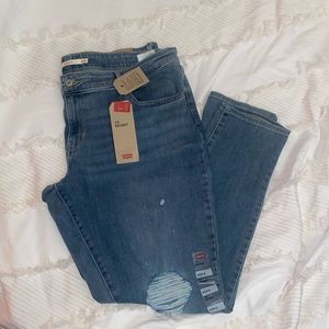 Levi’s 711 Skinny